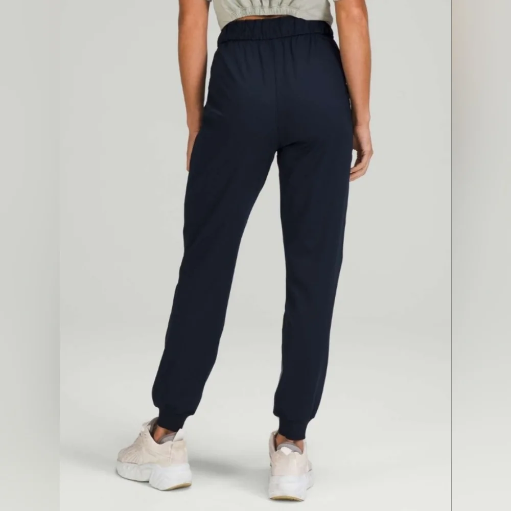 Lululemon Stretch High-Rise Jogger -SZ 6